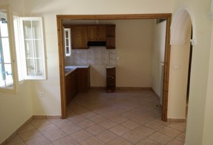 Ενοικιαζεται τριαρι  στη Μηλια Κυνοποιαστων