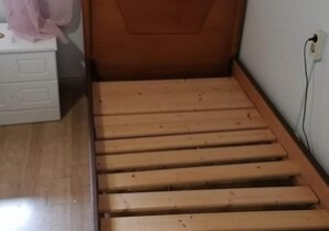 Πωλείται κρεβάτι ξύλινο μασίφ