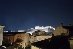 Πωλείται διαμέρισμα 210 τ.μ